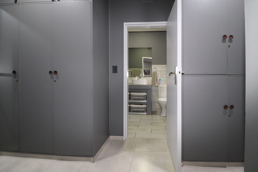 5 Bedroom Property for Sale in Irene Park North West